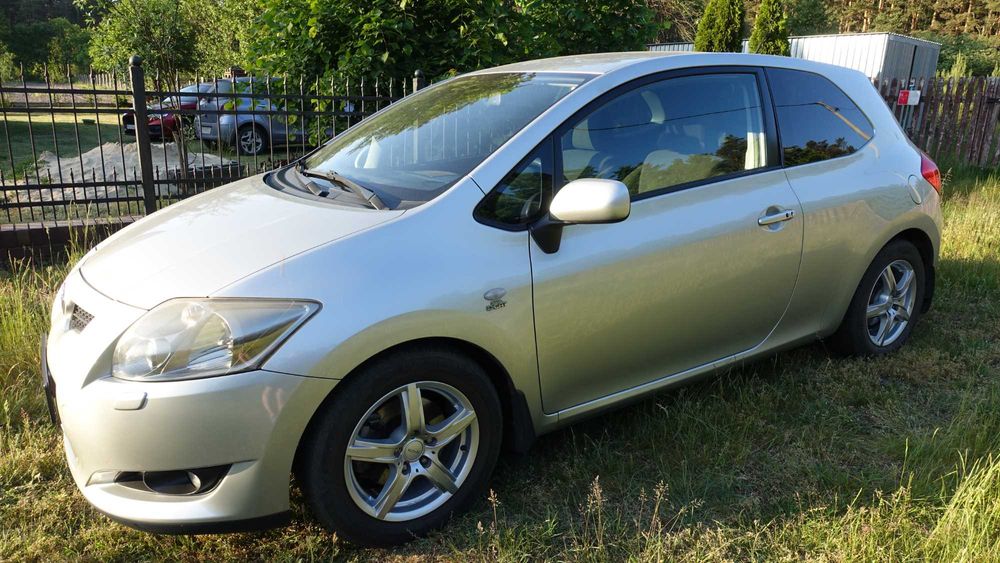 9999 zł Toyota Auris 2,2 diesel rok 2007 przebieg 175tys