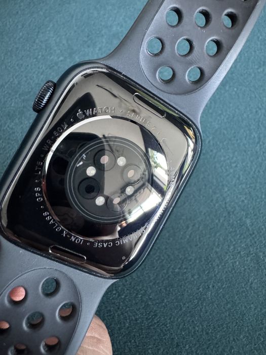 Apple Watch Series 7 Nike Edition GPS + Cellular 45 mm