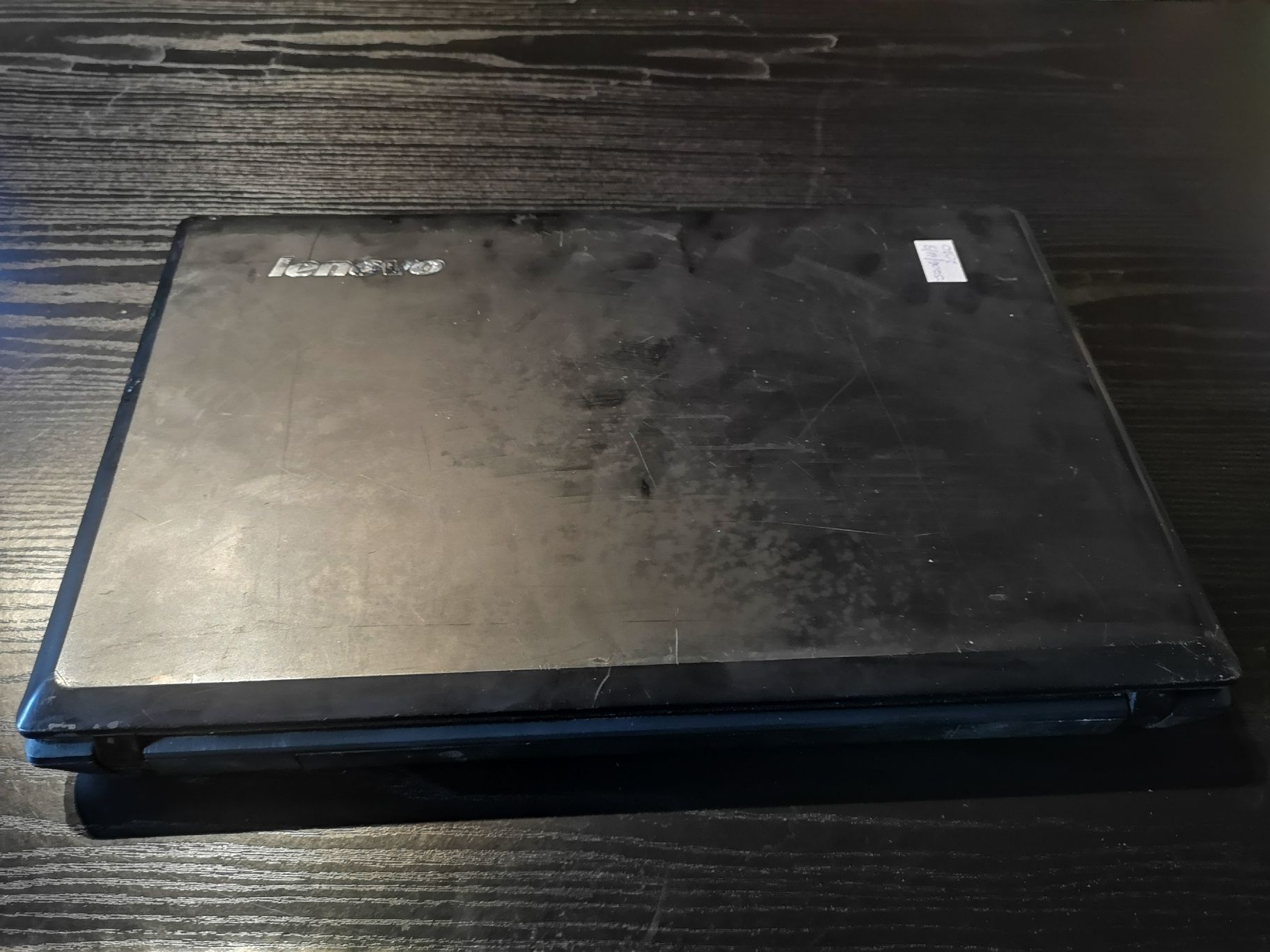 Laptopy uszkodzone.