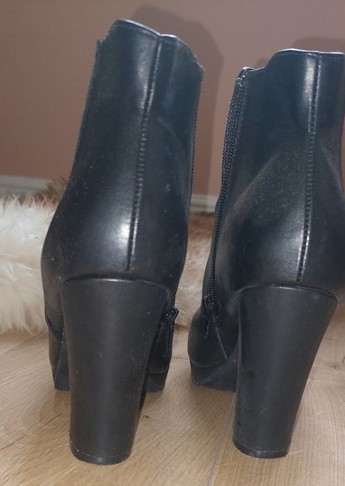 Czarne botki, półbuty Graceland, rozmiar 39, na słupku