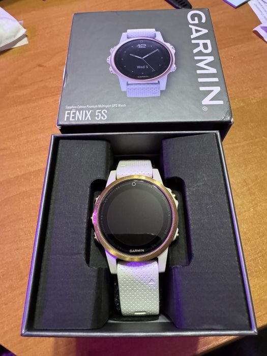 Смартчасы Garmin fenix 5s sapphire 42 mm white