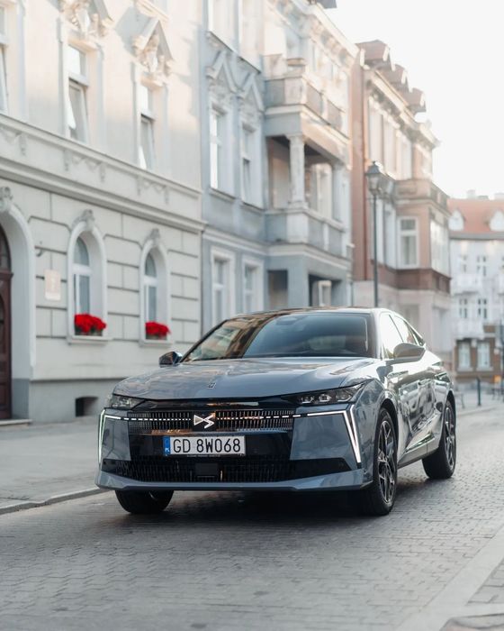 DS Automobiles DS 4 N°4 ETOILE Alcantara z napędem Mild Hybrid Leasing 104%