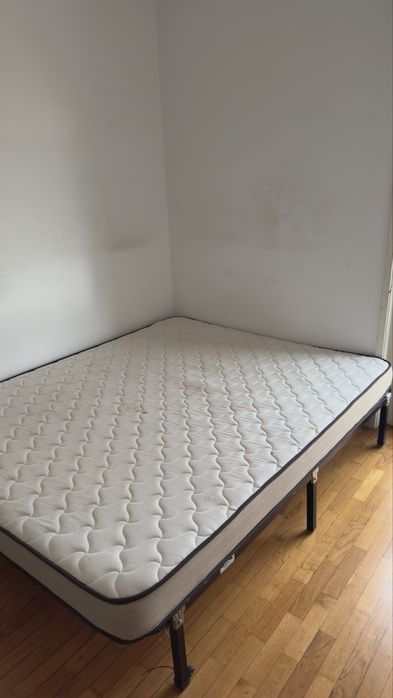 Cama casal com colchao