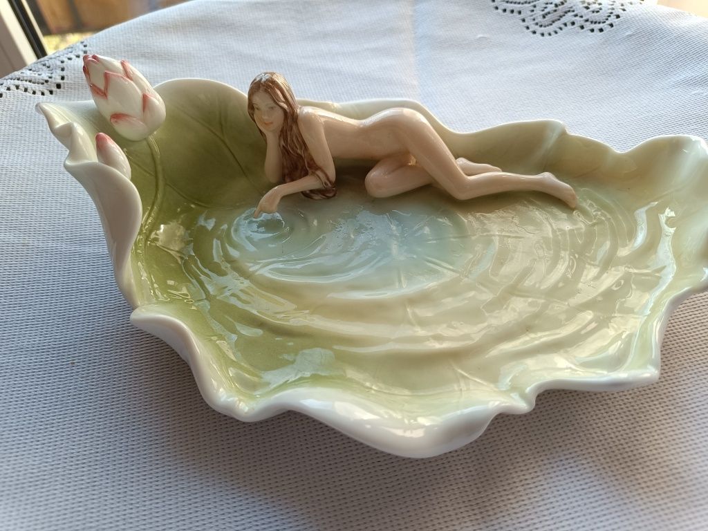Sprzedam paterę z porcelany