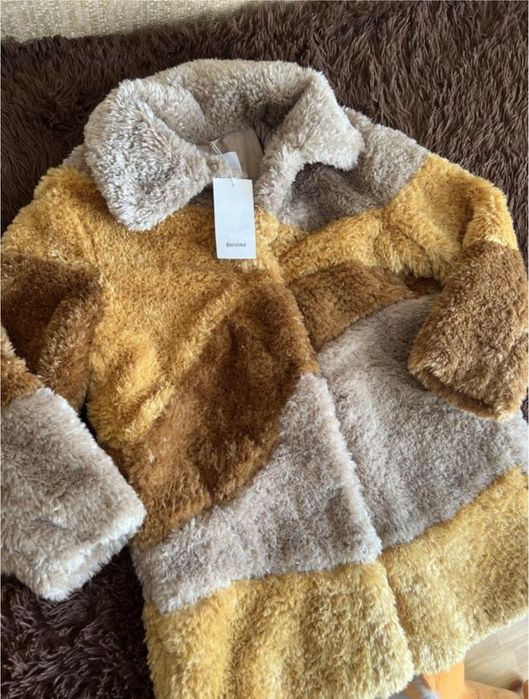 Шубка Bershka нова