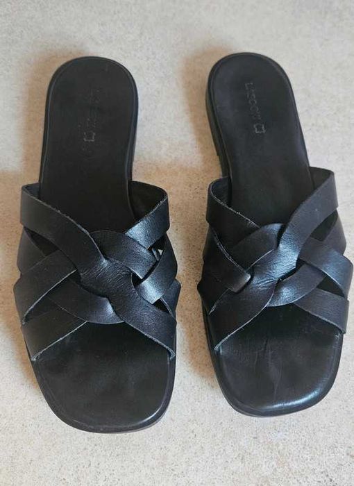 Lasocki klapki skórzane r. 40 czarne modne plecione