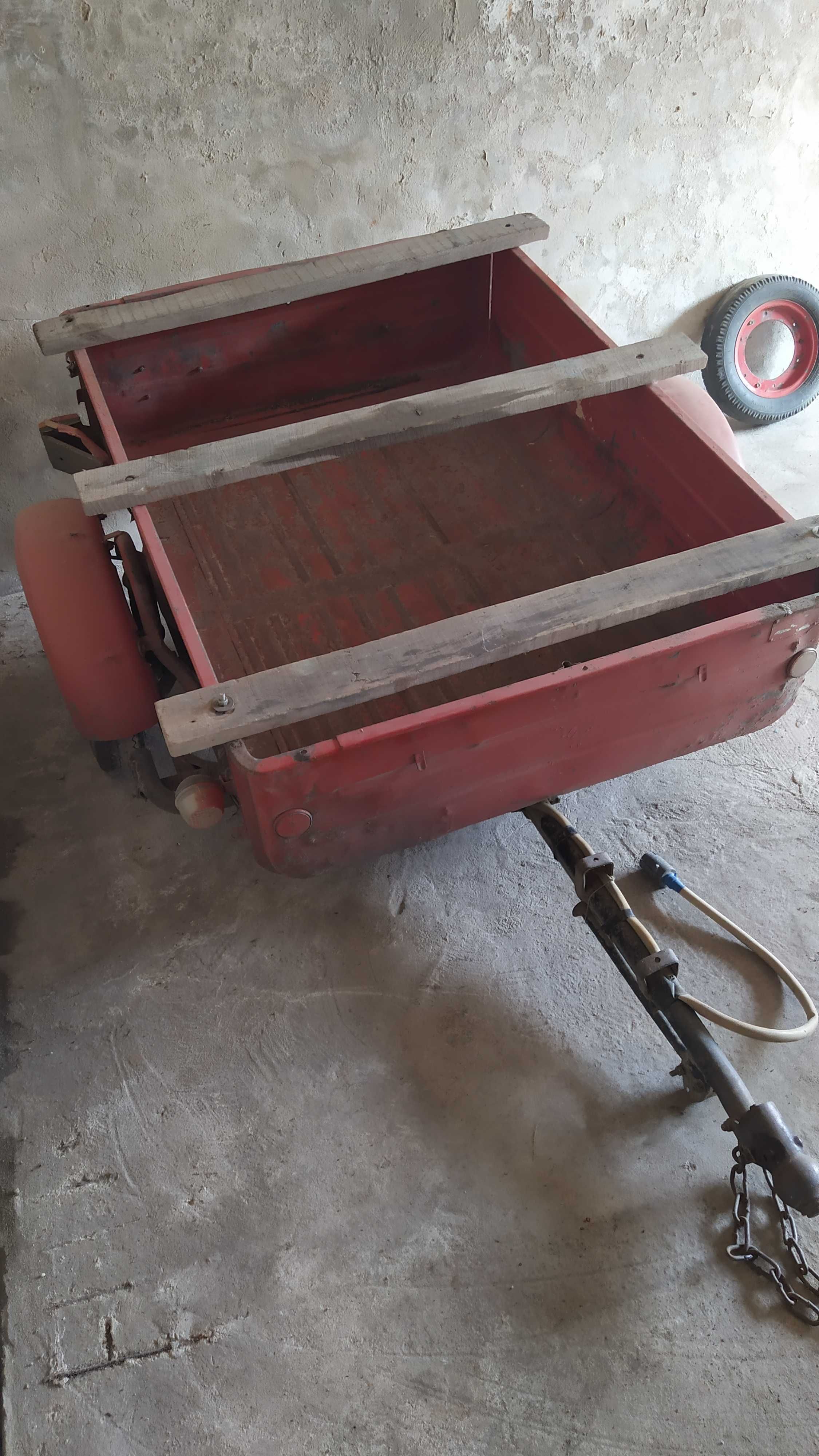 Продам причеп до лекгового авто