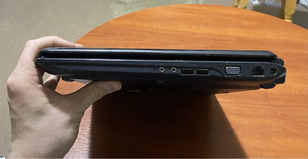 Ноутбук Asus X70I 17" 4GB RAM/300GB HDD! N2670