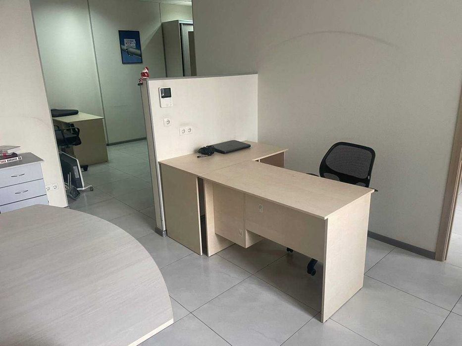 Оренда офісу 61 м², окремі кабінети. Анни Ахматової, Київ, Позняки