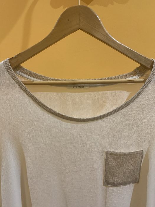 Blusa branca “Promod” tamanho 44 com pormenores dourados nova