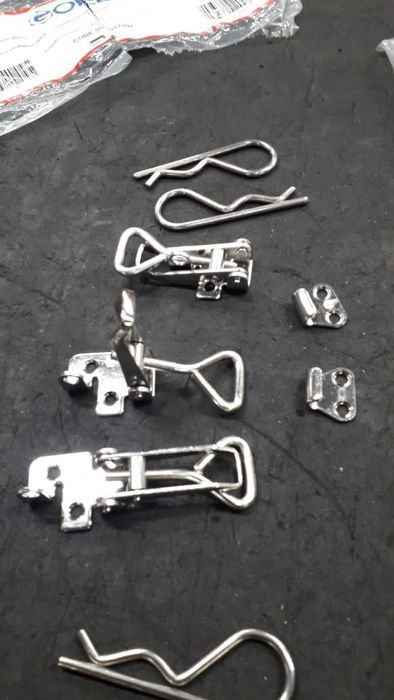 Замок Защіпка для ящиків Затискач Goebel 701 L А4, 97-108 x 29 мм