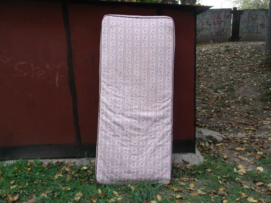 кровать одно спальная