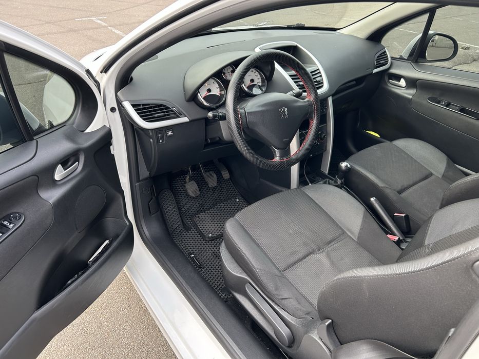 Продам Peugeot 207
