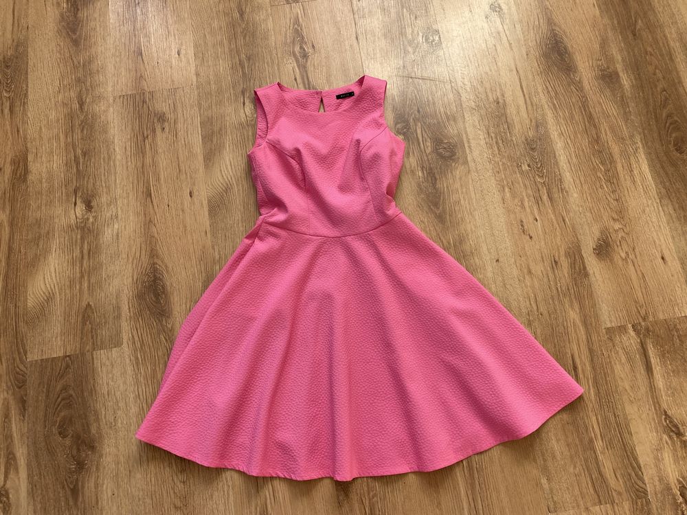 Różowa sukienka Mohito 34
