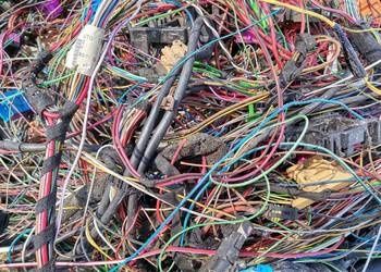 Sprzątanie Skup złomu , scinki budowlane instalacje kabli kable