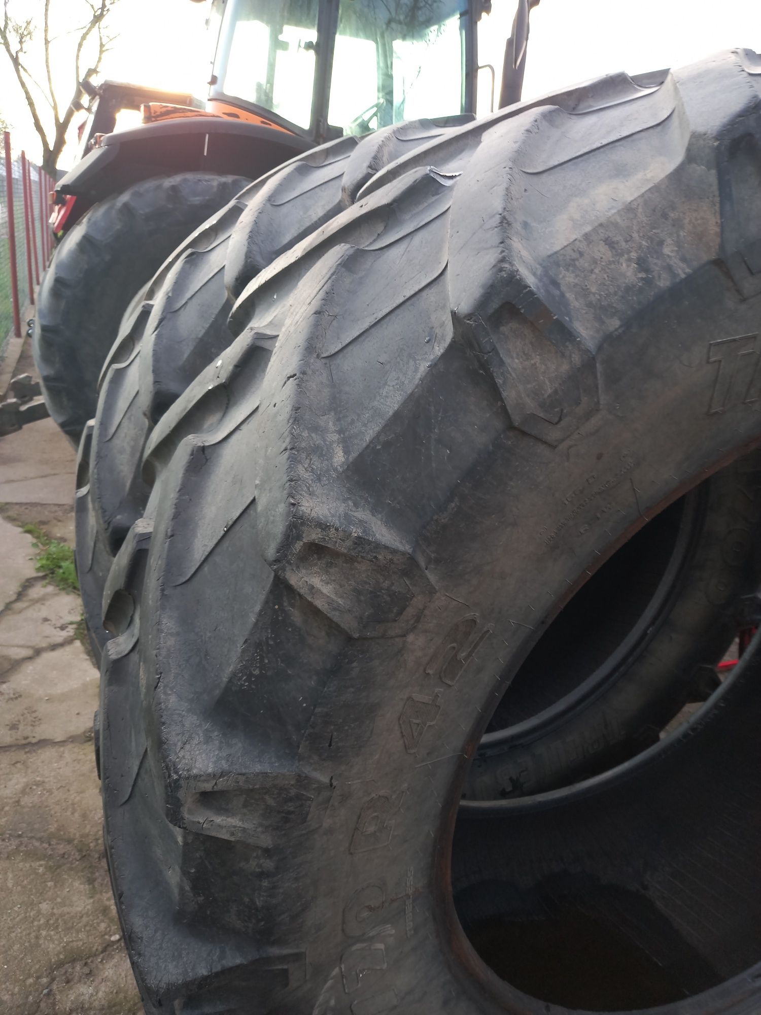 Opona 620/70 R 42