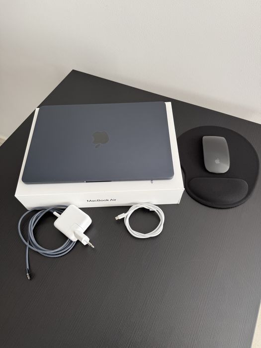 Macbook Air M4 16/256GB + Apple Magic Mouse