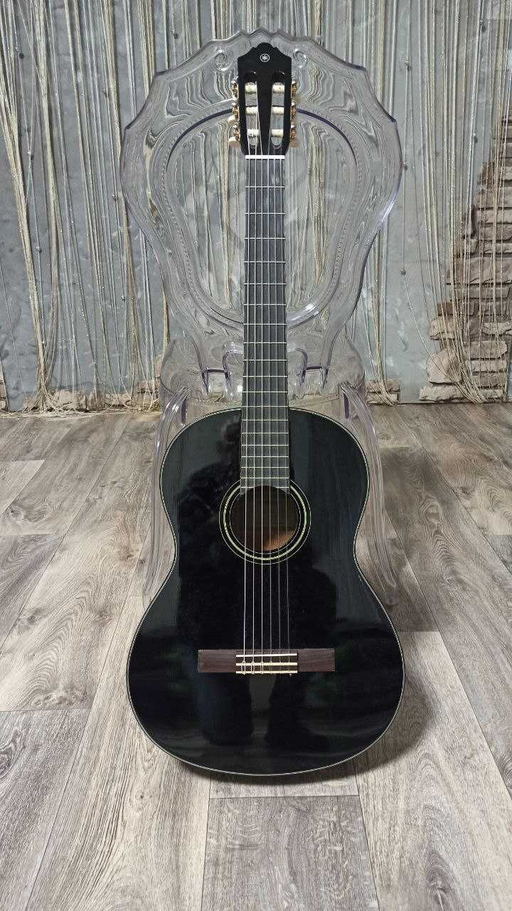 Продам гітару Yamaha c40