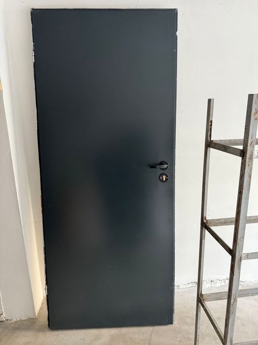 Drzwi techniczne antracyt 80
