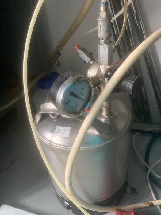 COMEL Máquina Tira Nodoas com Compressor e Dosagem de Produtos