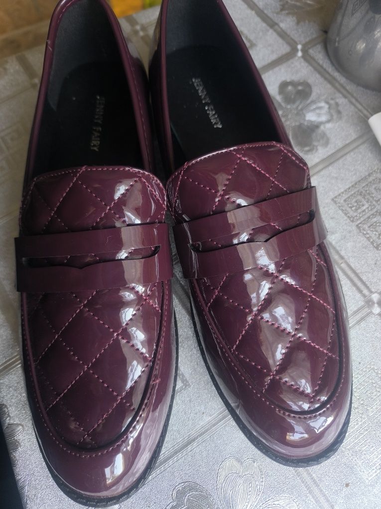 Mokasyny bordo lakierowane