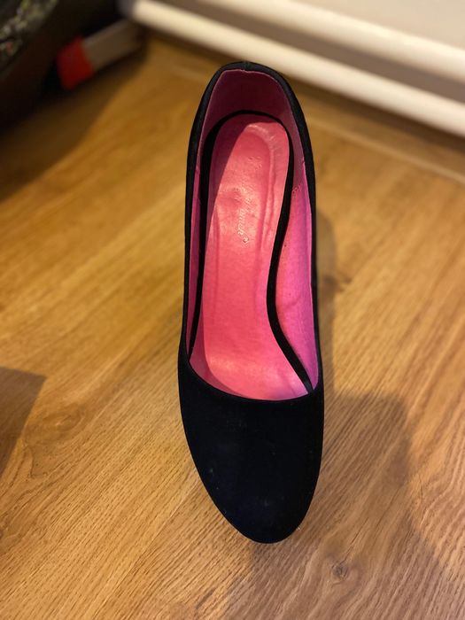 Czarne buty na wysokim koturnie rozmiar 39