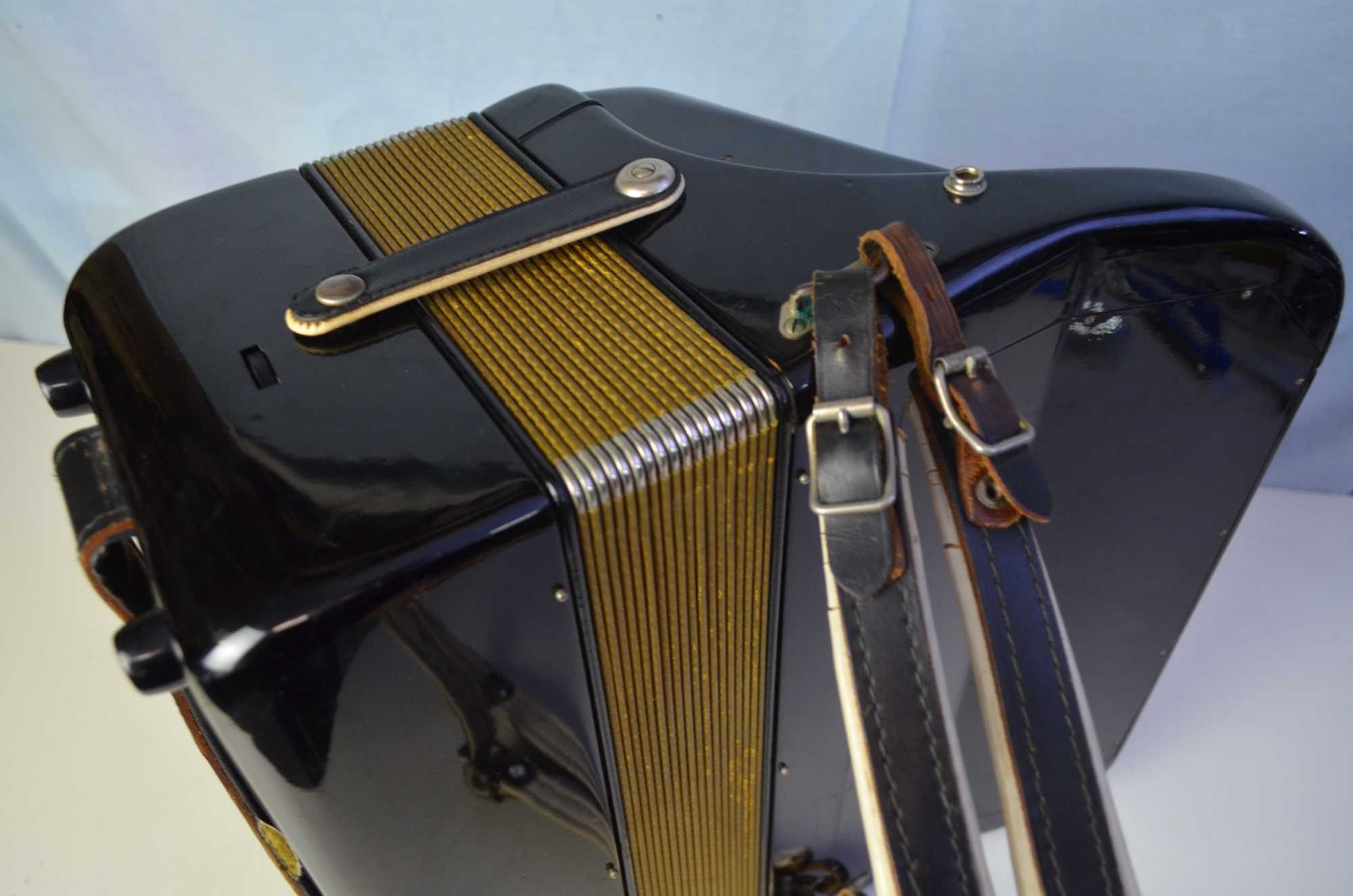 Acordeao hohner Riveira III 3 Voz 96 Baixos, N 02