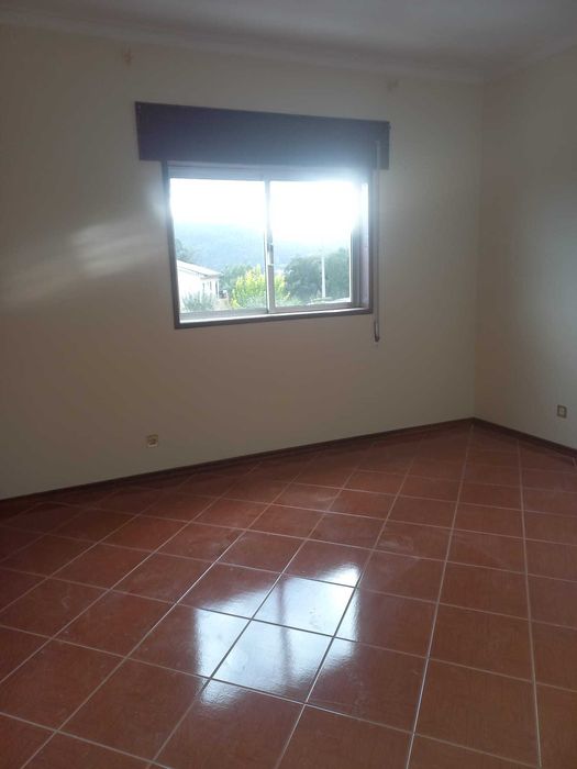 Aluga - se T2 Amarante - Freixo de Baixo
