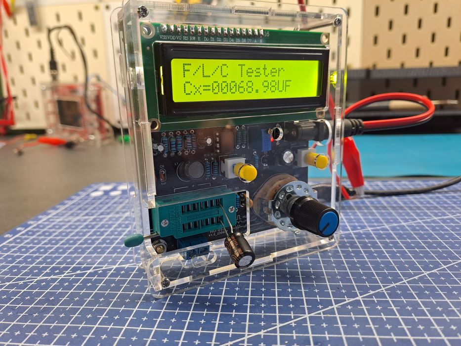 Тестер конденсаторів, індуктивності, частоти.