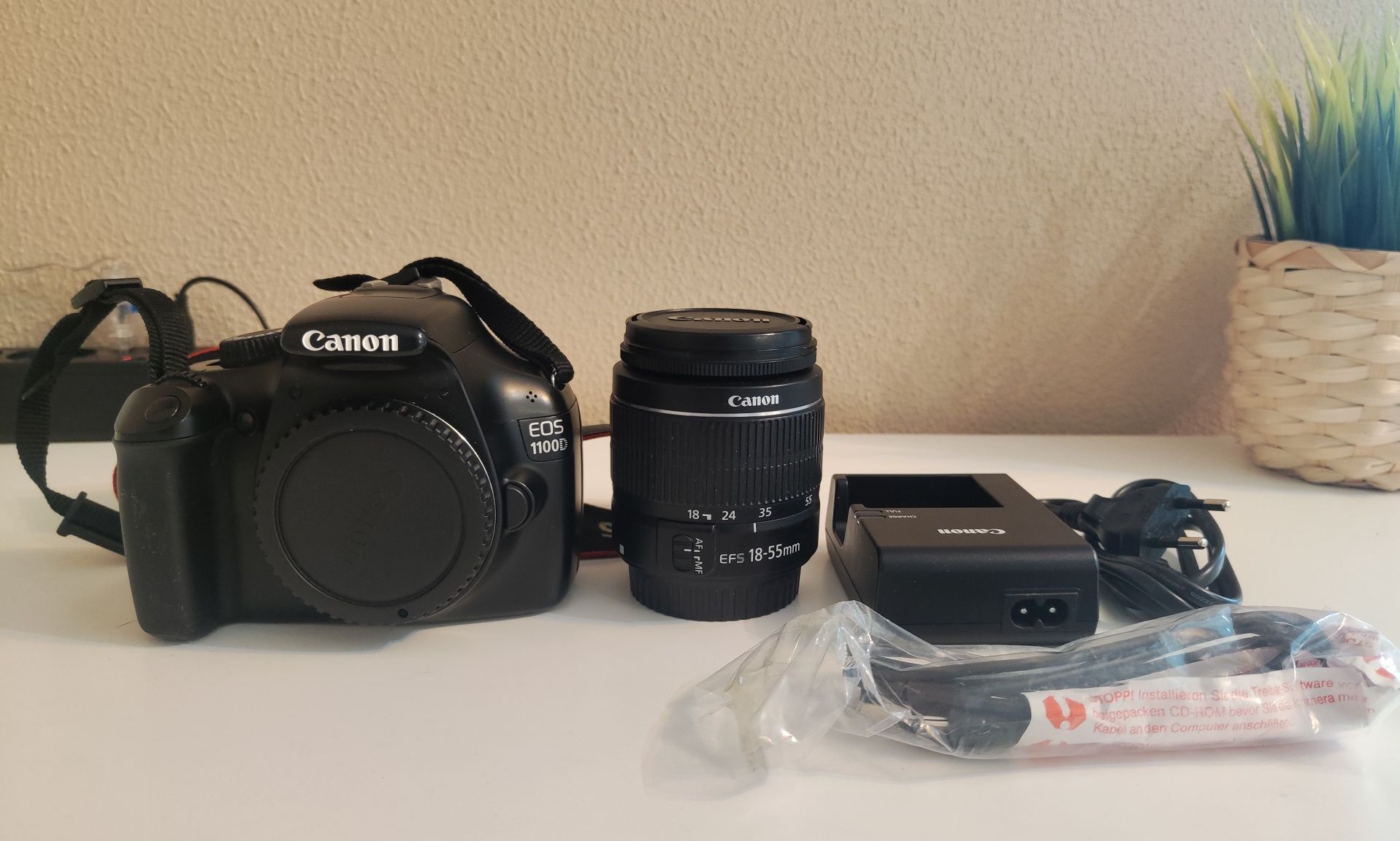 Canon EOS 1100D + сумка + карта пам'яті