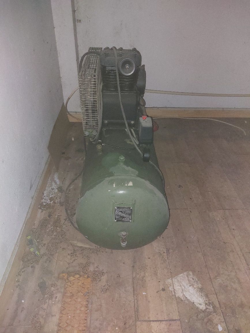 Compressor  de  200 litros