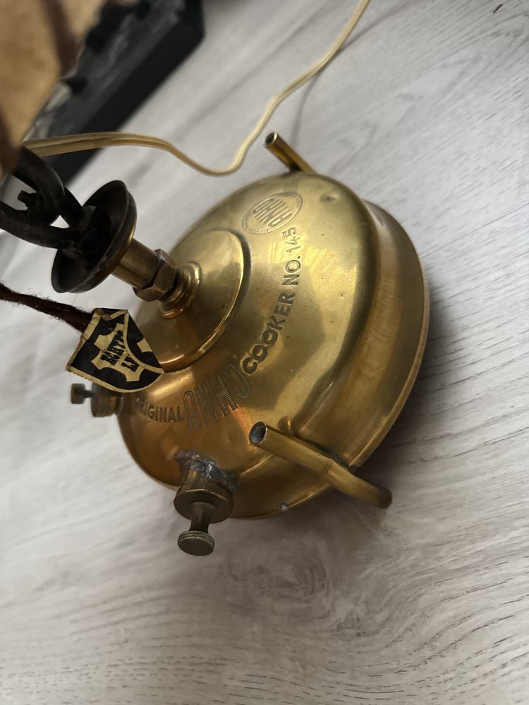Sygnowana mosiężna lampa naftowa skorzany abazur