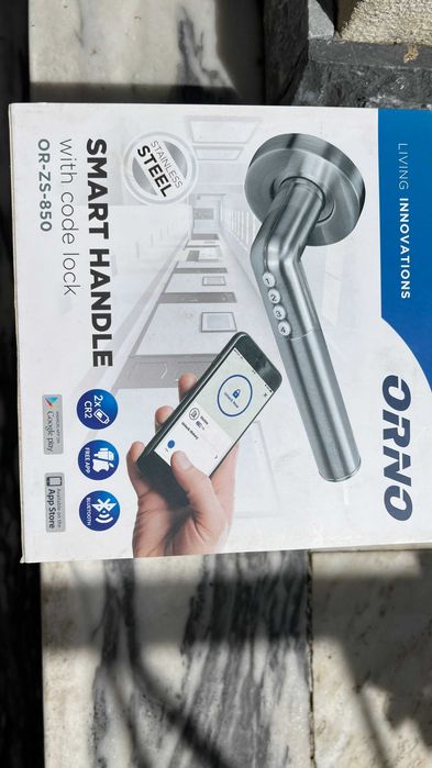 Vende se como novo dois conjuntos de puxadores