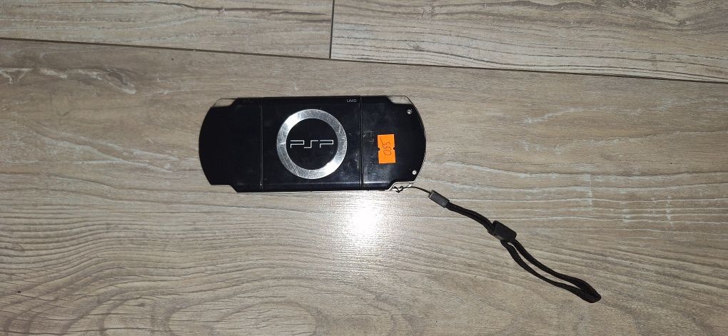 Konsola psp fat z grami i akcesoriami