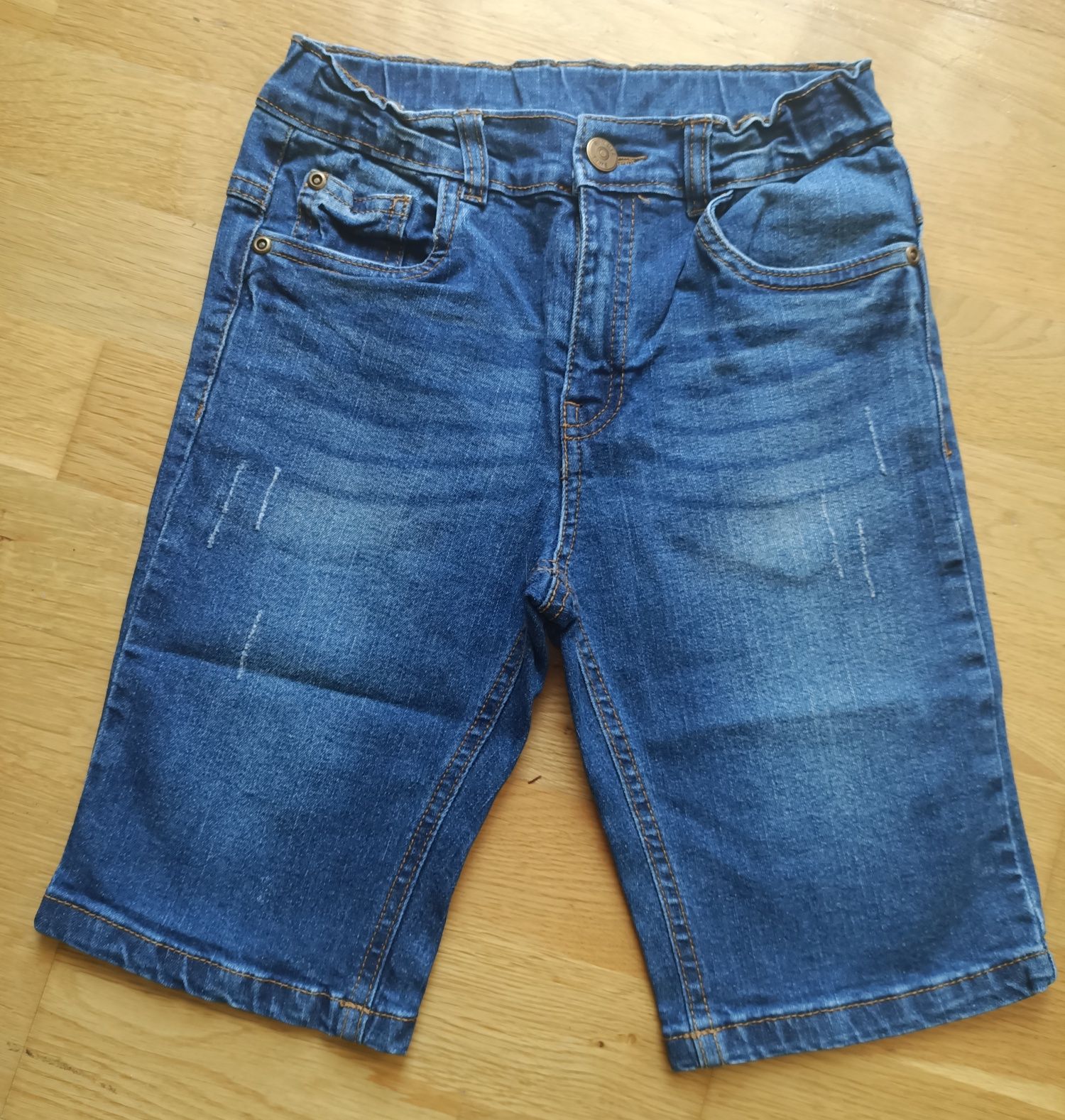 Spodenki chłopięce jeansowe r. 134