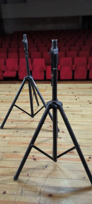 Tripés para p.a proel