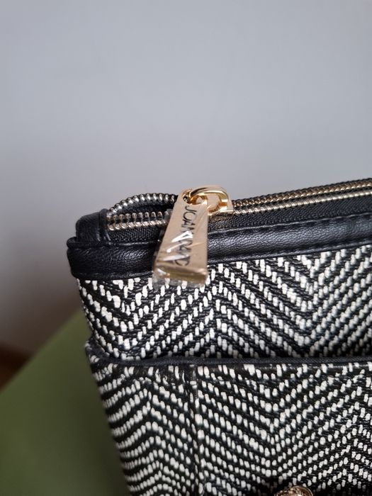 Nowa elegancka kosmetyczka