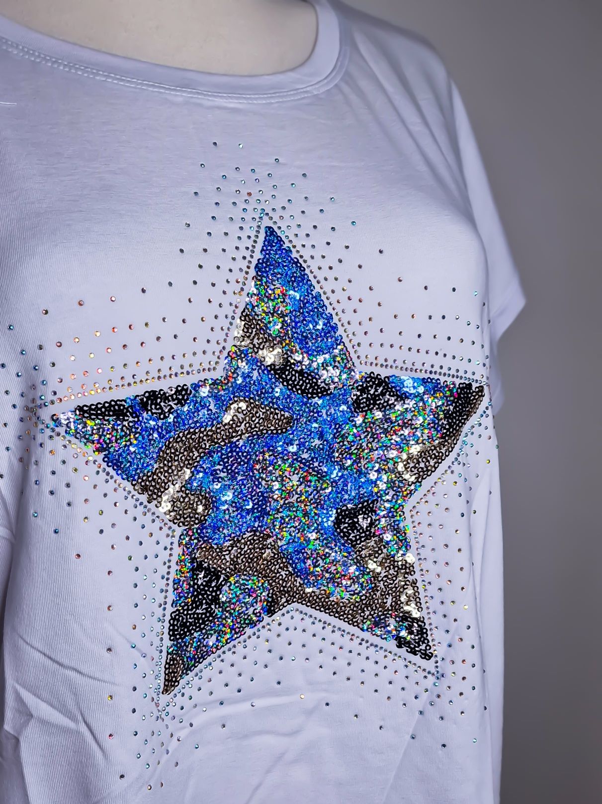 Freestyle bluzka tshirt biała gwiazda cyrkonie cekiny uni Nowa 
Aplik