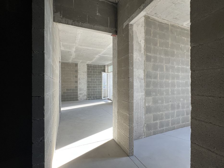 Продаж двокімнатна кв. в ЖК Файна Таун, з кухнею-вітальнею, не кутова