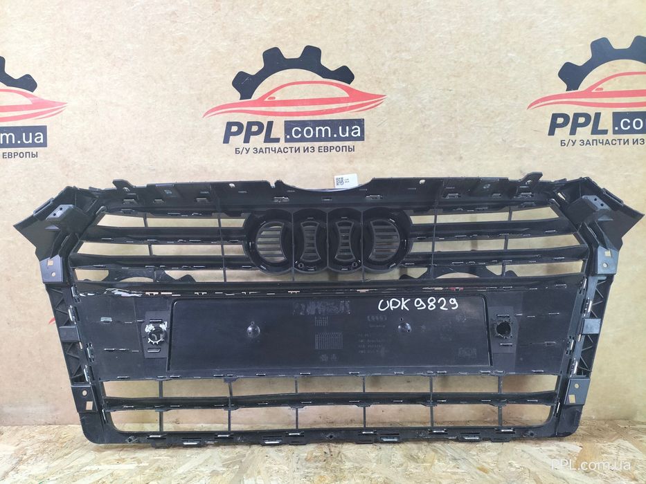 Audi A4 B9 2015-2019 решетка радиатора 8W0853651AB