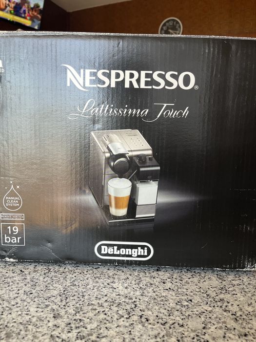 Máquina de Café Nespresso Lattissima Touch