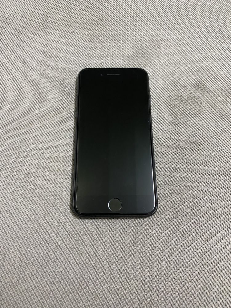 Продам IPhone 8/64