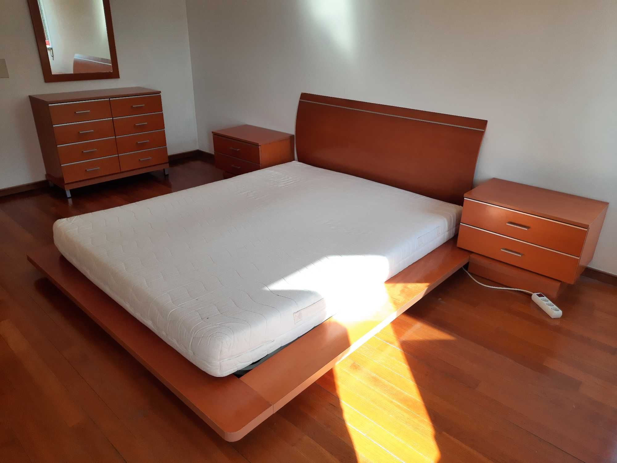 Mobiliário de Quarto de Casal - Cama Japonesa, Cerejeira