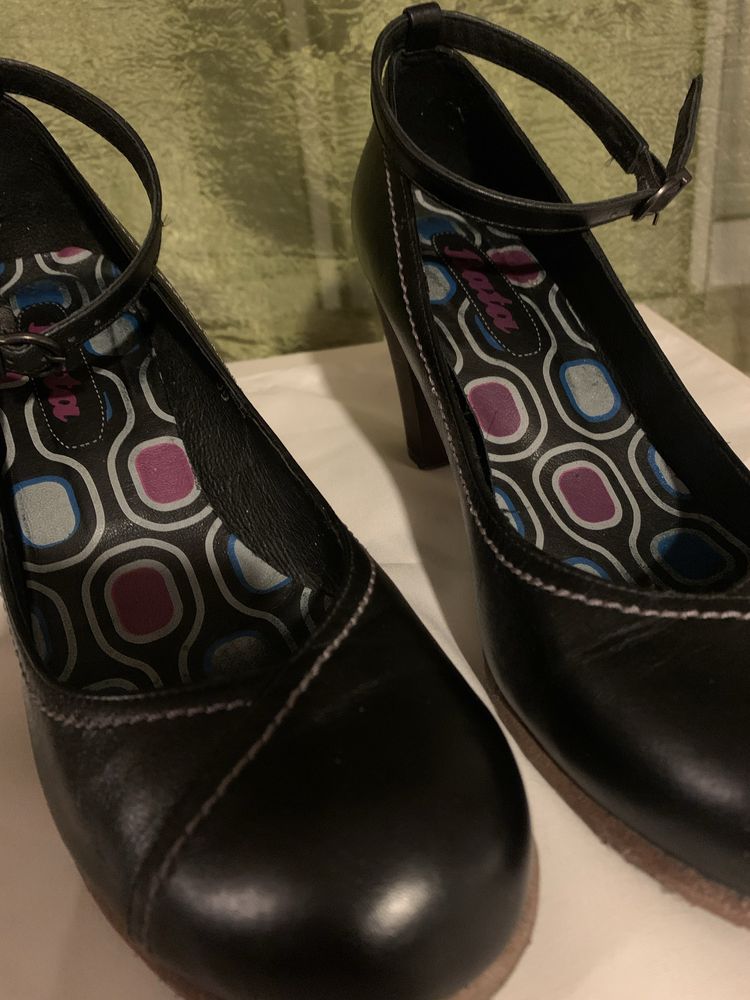 Sapatos em couro azuis