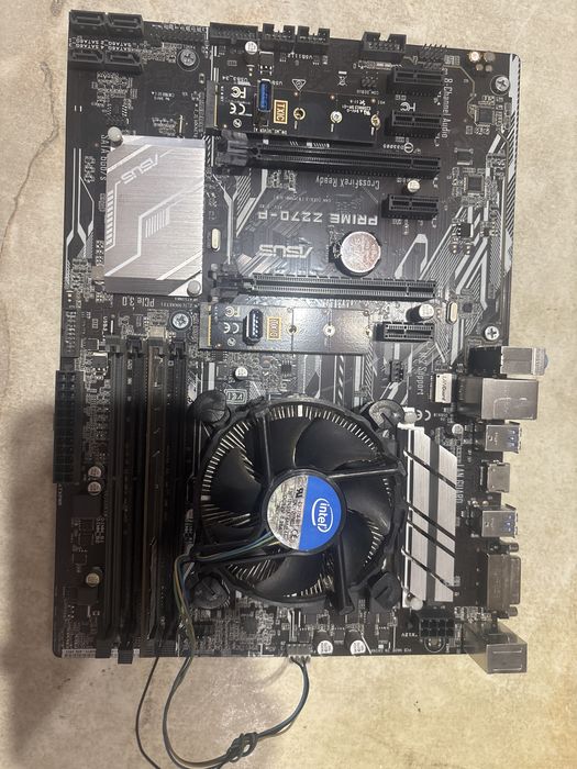 Материнская плата с комплектом