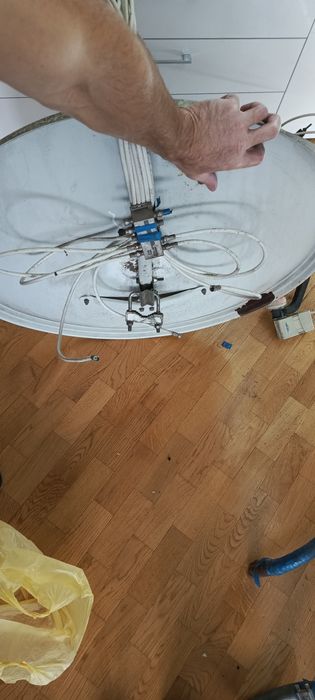 Супутникова антена з головками, тюнером комплект