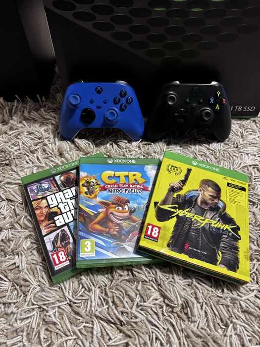 Xbox Series X konsola, 1 TB wraz z napędem, w zestawie 3 gry + 2 pady
