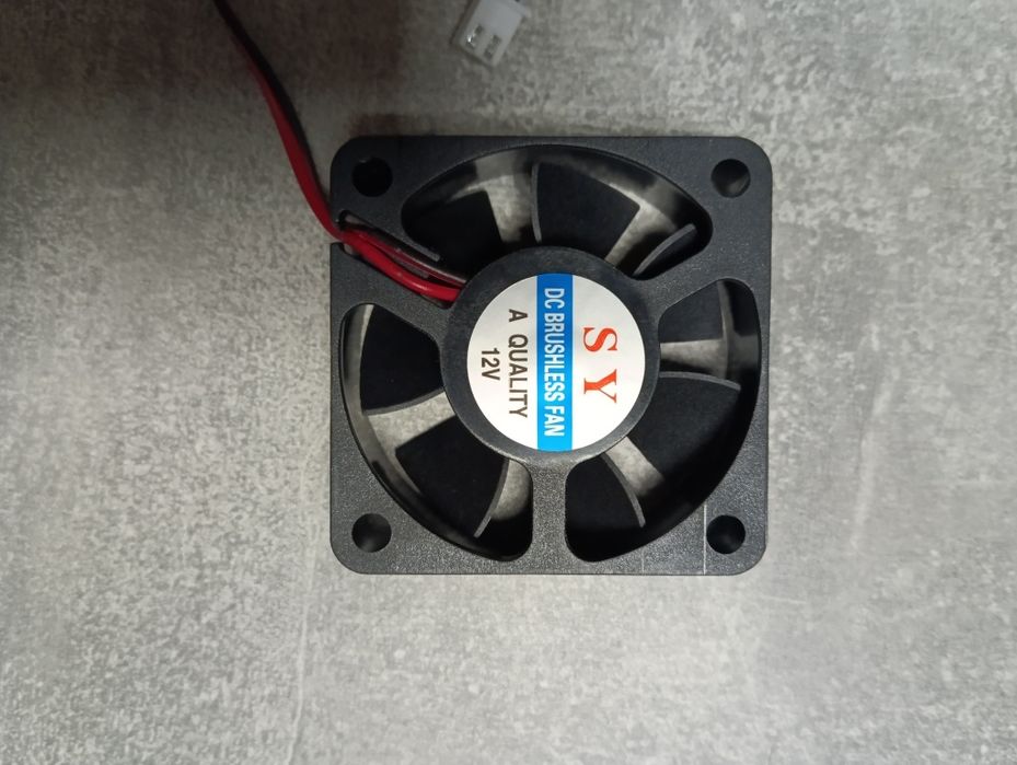 Продам кулер охолодження 12v