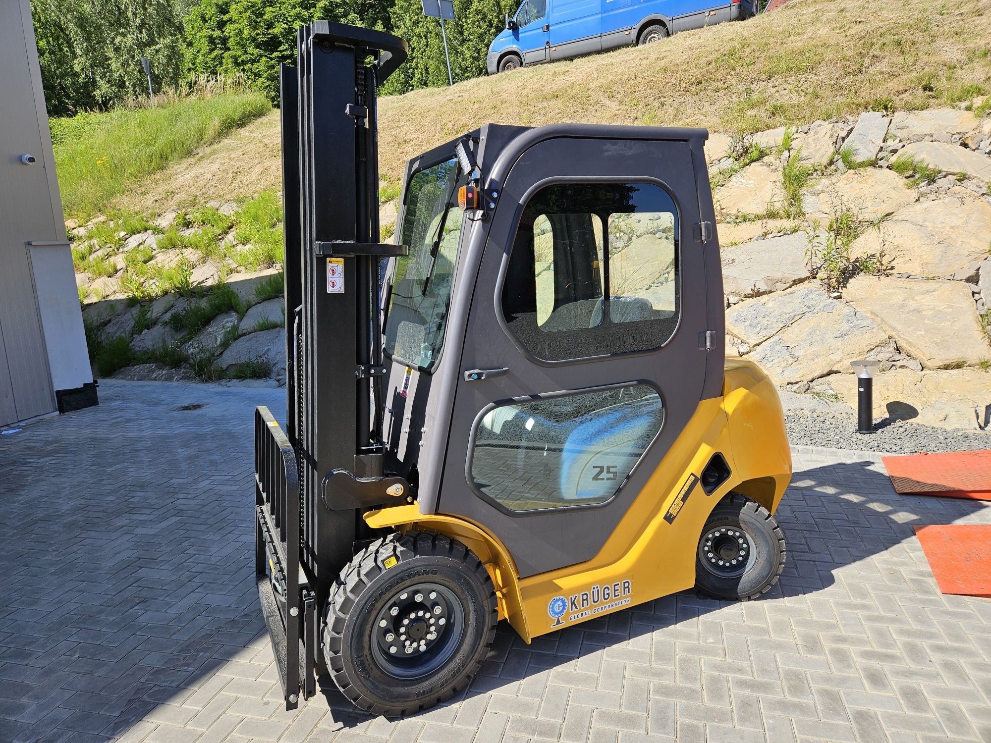 Wózek Widłowy 2,5 T KRÜGER ® PC-25,Maszt 4.5m lub 5,5m Triplex, Diesel