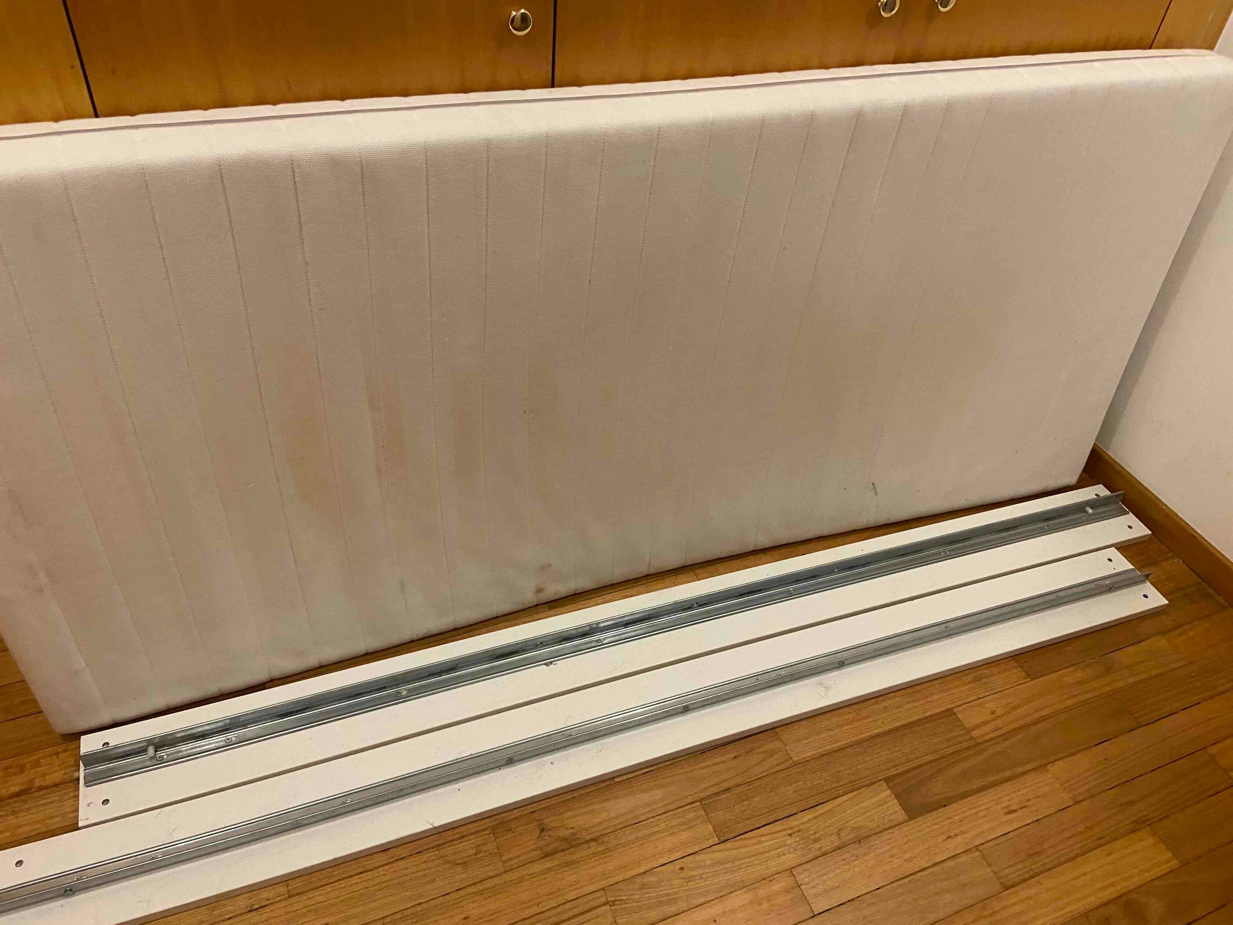 Doação de cama + colchão IKEA SLÄKT